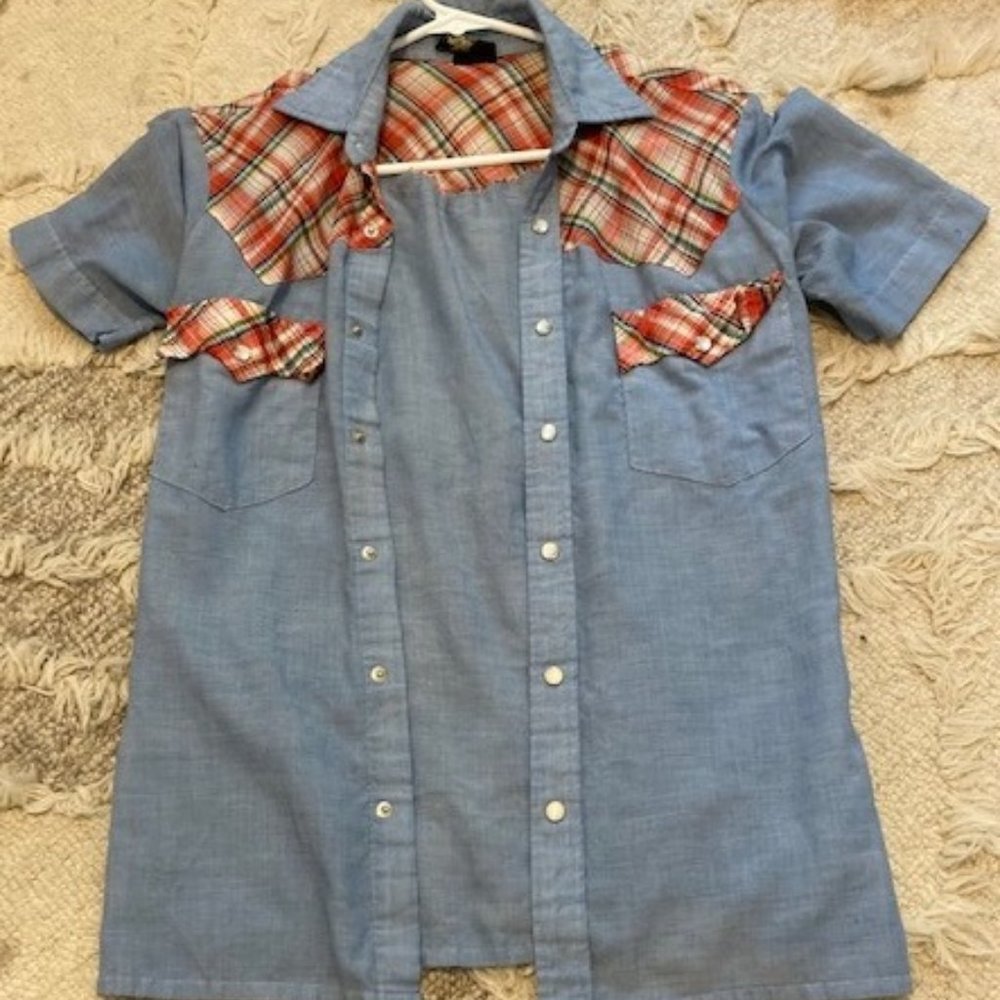 Vintage Women's Western Shirt with Snap Buttons